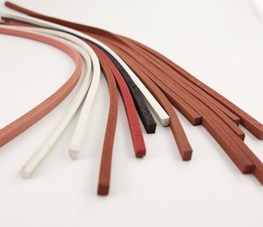 Твердость 40-45 градусов Край C Процесс изготовления штамповки открытая клеточная резина для резки