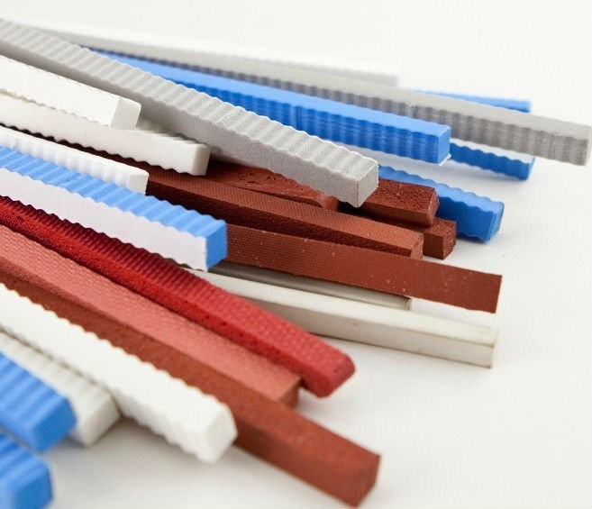 Твердость 40-45 градусов Край C Процесс изготовления штамповки открытая клеточная резина для резки