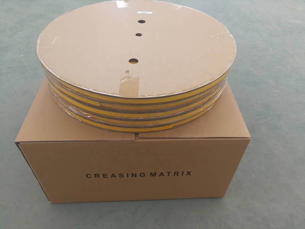 Графическая резка на матрице в белом цвете 0,5 х 1,5 мм для изготовления картона