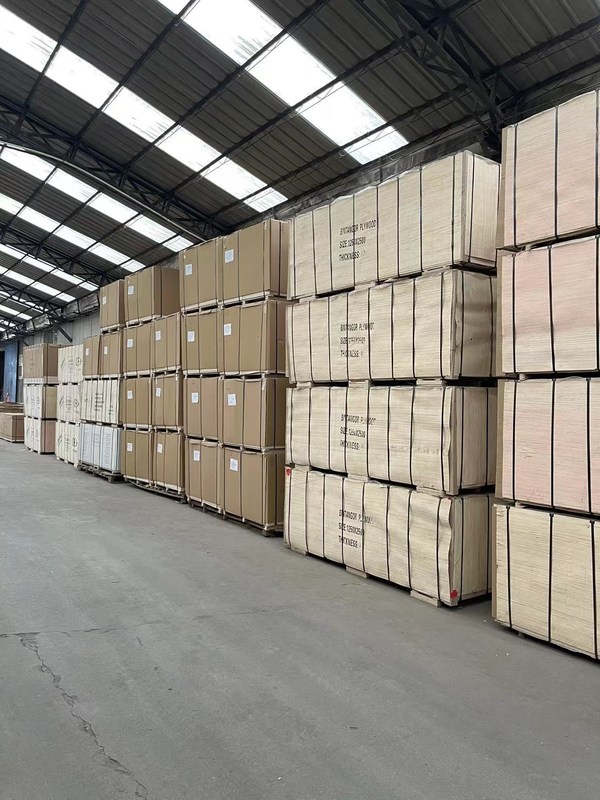 Изготовление фанеры 12-18 мм плоской пленки для лазерной промышленной резки